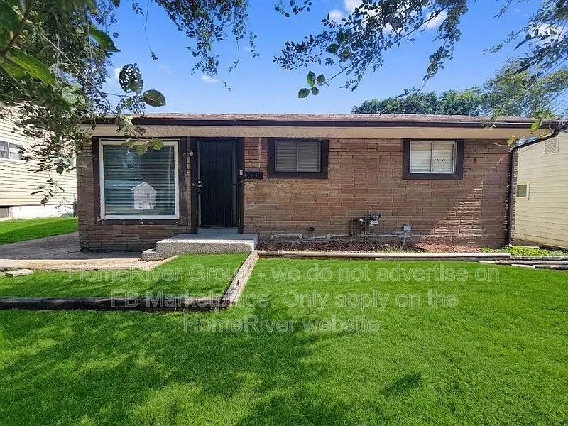 3 bed, 1.0 bath, 873 sqft, $1,450 — Photo 1
