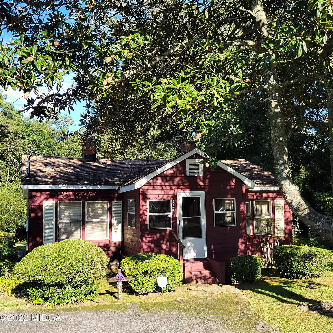 152 Ash St photo 1