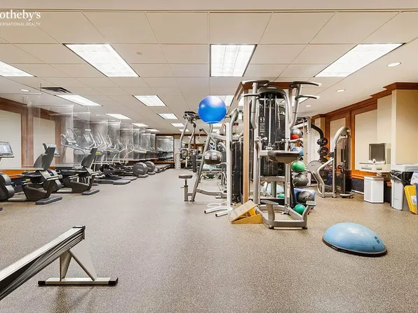 252 7th Avenue image 19 of 24