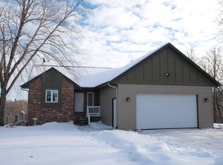 5 Friar Tuck Cir, Estherville, IA 51334