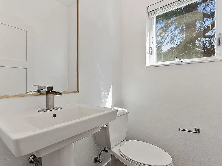 6522 32nd Ave NE — Photo 12