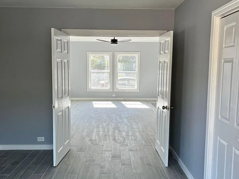 2223 Gorman Ave — Photo 2
