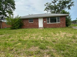 907 Frontenac Dr, Cahokia, IL 62206
