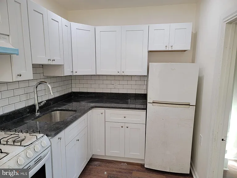 616 Tasker St #2 — Photo 4