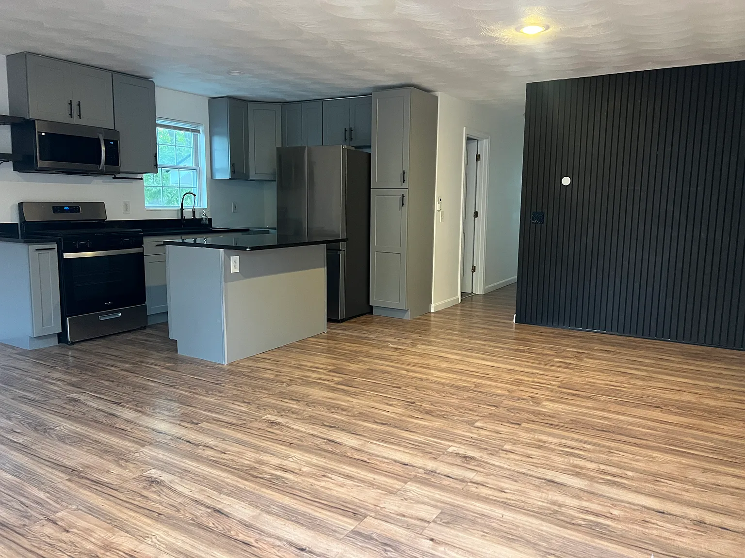 259 Carpenter St — Photo 2