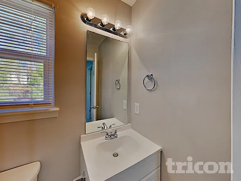 8009 Vermilion Dr — Photo 15