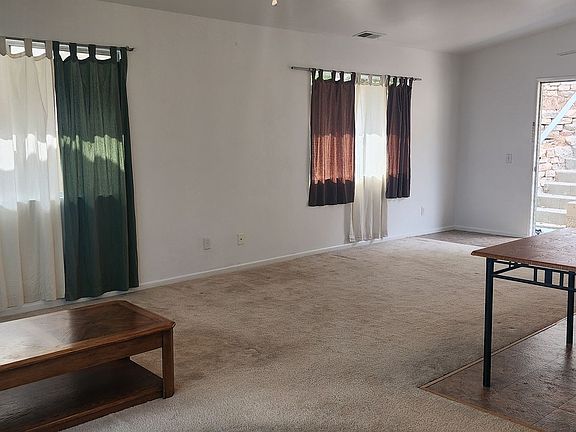 2nd image of 3207 Hilltop Dr