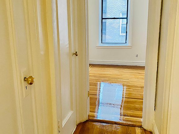 2nd image of 25 E Mosholu Pkwy N #4