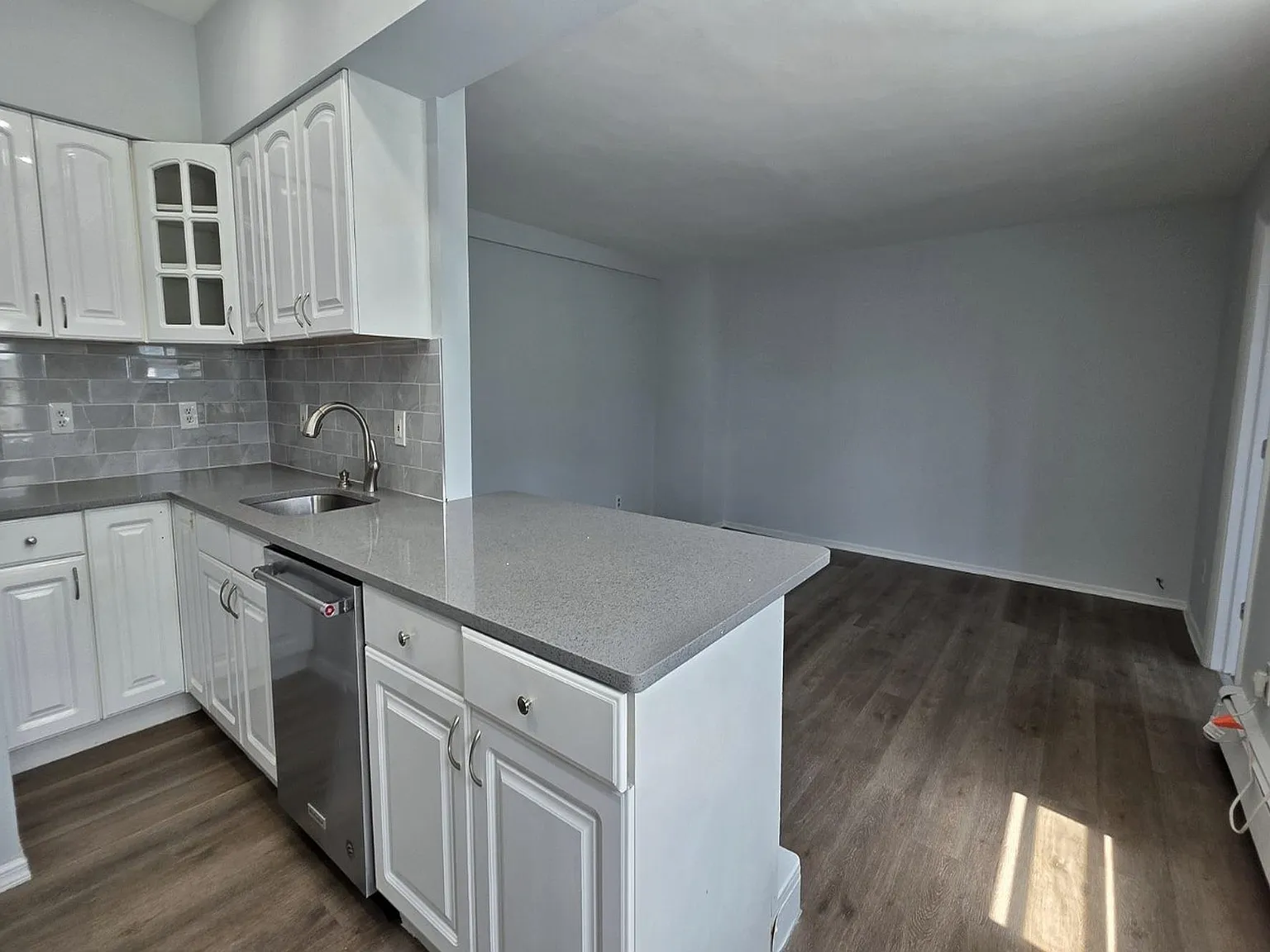 2 bed, 1.0 bath, $2,550 — Photo 3