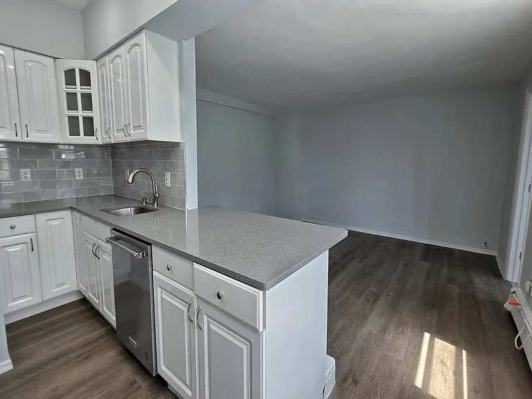535 28th St #2 — Photo 3