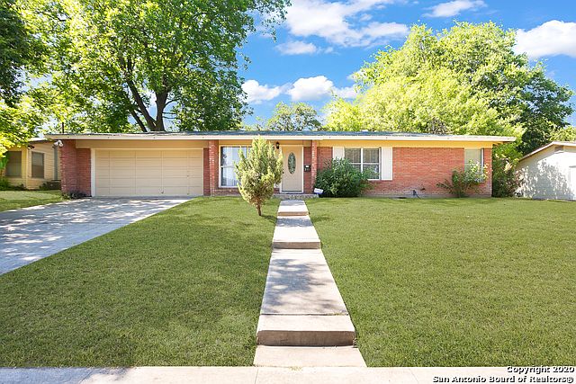1st image of 211 E Crestline Dr