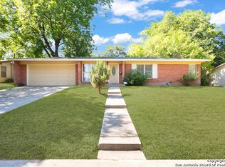 211 E Crestline Dr, San Antonio, TX 78201