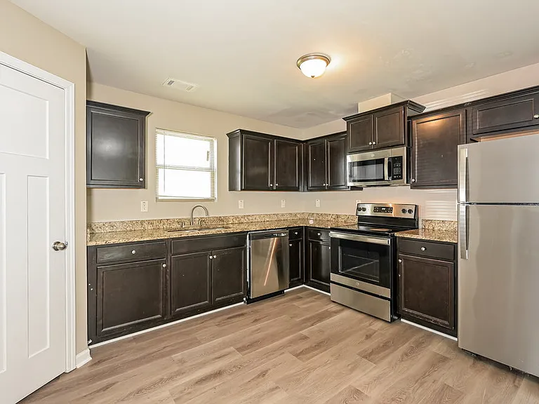 6107 Ruth St SW — Photo 8