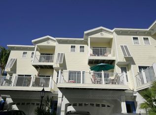 1453 Gulf Dr N, Bradenton Beach, FL 34217