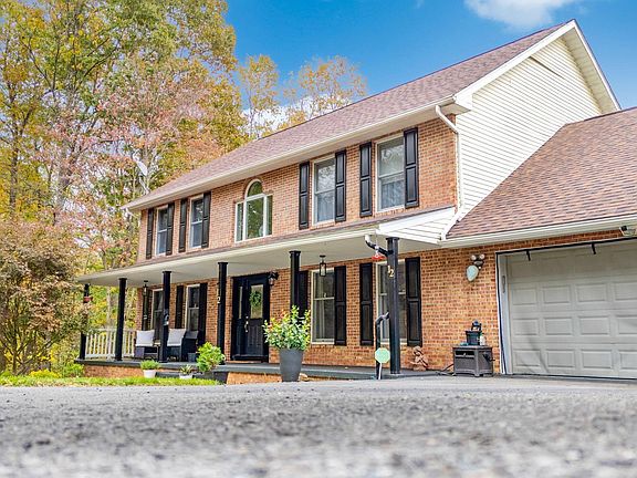 3rd image of 12 Skyview Dr
