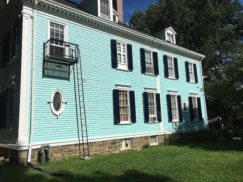 301 Nassau St — Photo 2