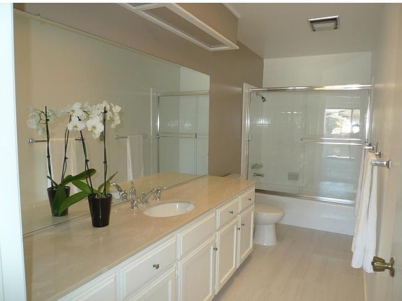 5th image of 2452 Sharon Oaks Dr