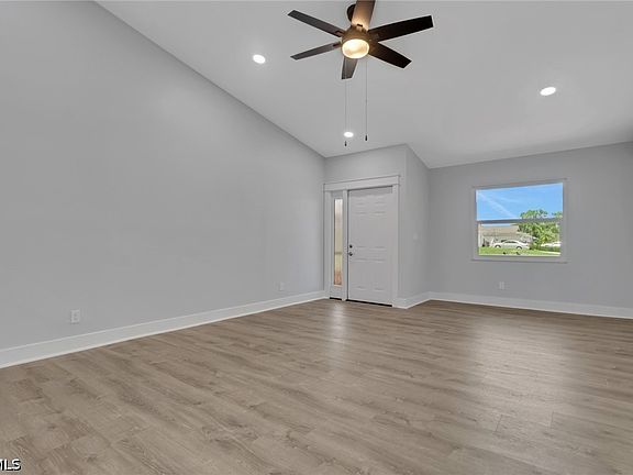 4th image of 22/24 NW 15th Pl