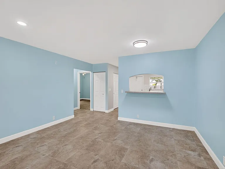 9484 Sun Ct — Photo 8
