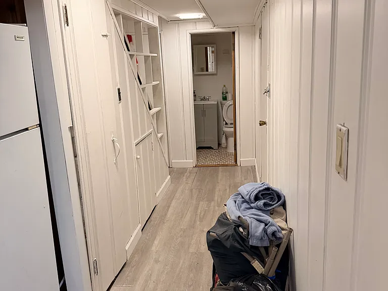5653 Clearview Expy — Photo 5
