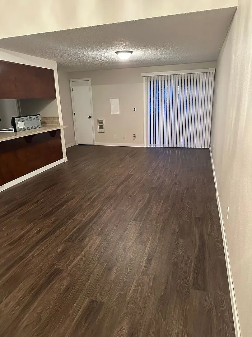 16th Ave. Condos — Photo 3