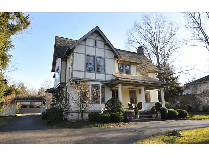 48 Jefferson Ave photo 1