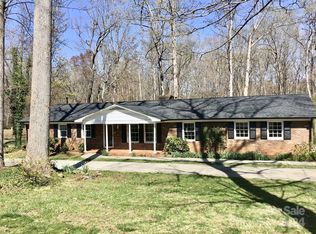 303 Brookmeade Dr, Statesville, NC 28625