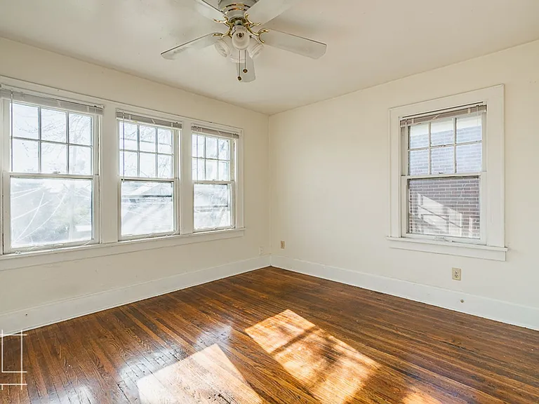 1448 Summit St — Photo 19