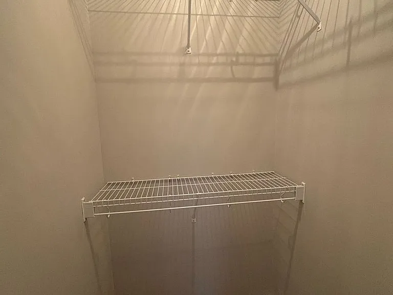 101 Avalon Ln — Photo 5