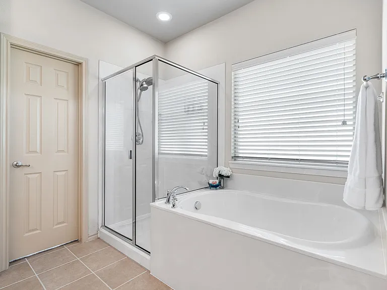 11004 Hawks Landing Rd — Photo 20