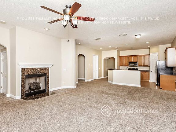 4th image of 133 W Village Dr
