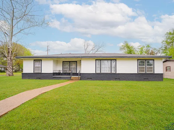 1308 N Rodeo St, Gladewater, TX 75647