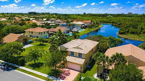740 SW 191st Ave Photo 1