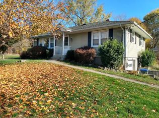 2 Tappan Dr, Monroe, NY 10950