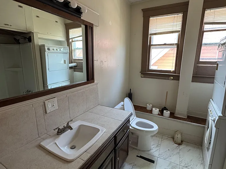 829 Orange St #3R — Photo 6