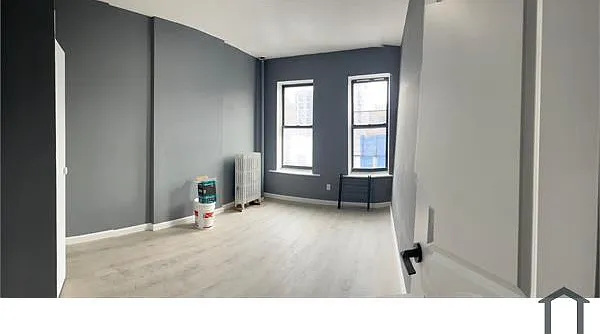 1215 Brook Ave #1 — Photo 6