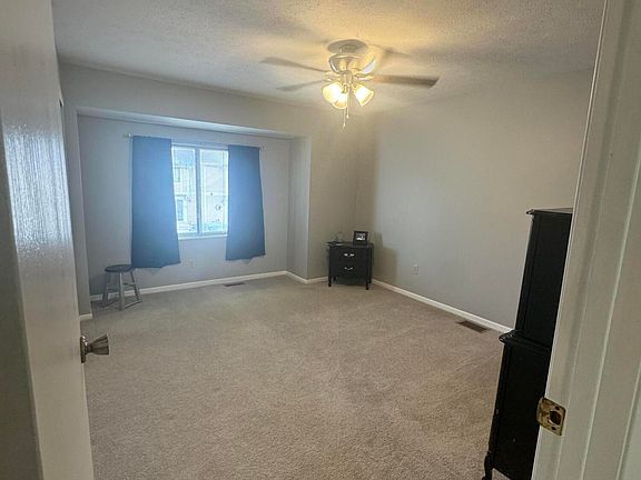 4th image of 31 Greentree Cir #31