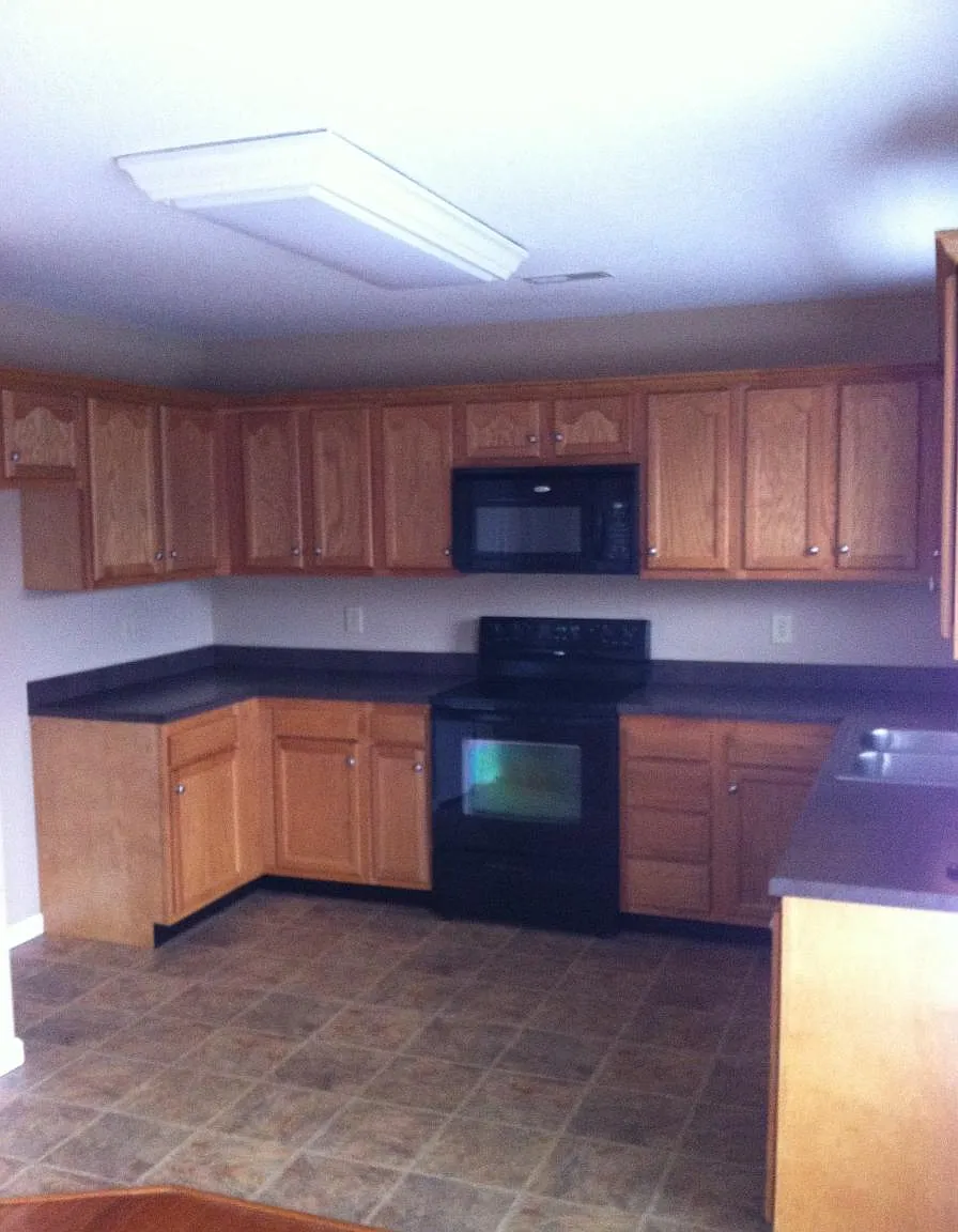 9901 Thunderbolt Way — Photo 2