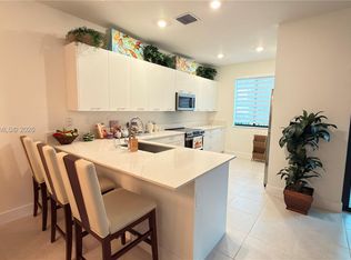 8388 NW 49th St #1, Miami, FL 33166