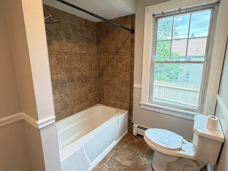 78 Hunters Ave — Photo 3