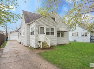 714 Charles St, Aurora, IL 60506