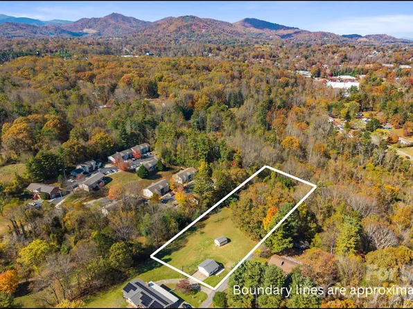 24 Ian River Dr, Asheville, NC 28806