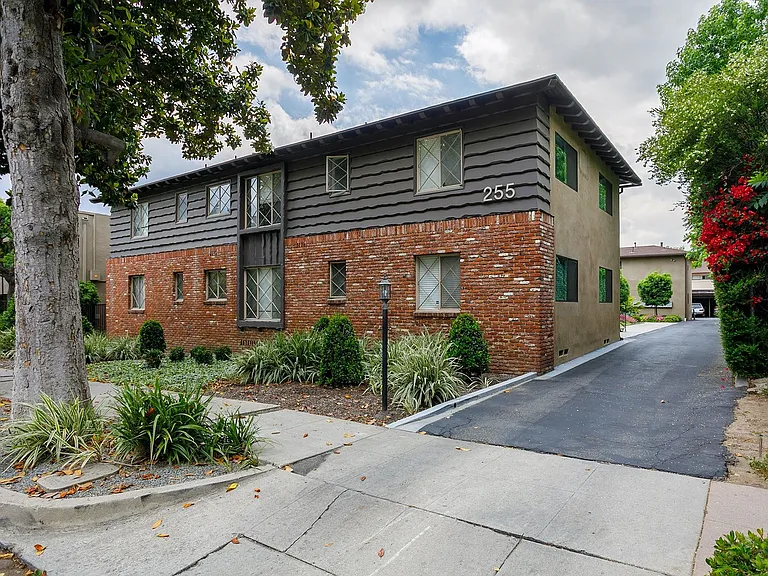 255 S Madison Ave — Photo 18