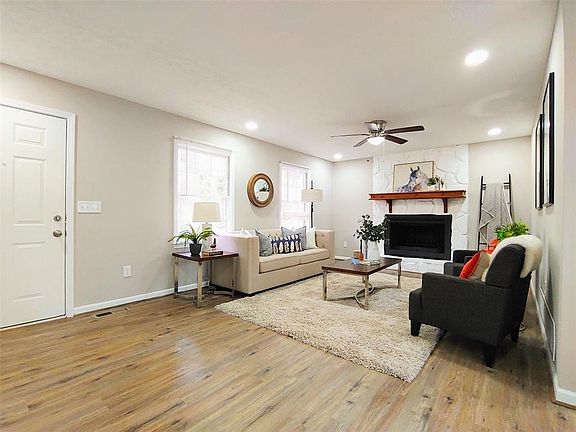 3rd image of 4162 Macduff Dr