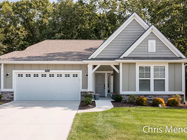 17522 Shinnecock Dr, Spring Lake, MI 49456