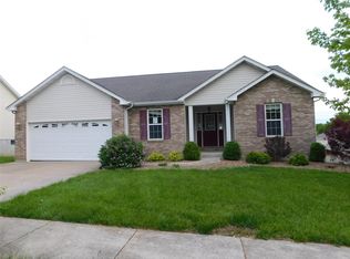 212 Briscoe Blvd, Elsberry, MO 63343