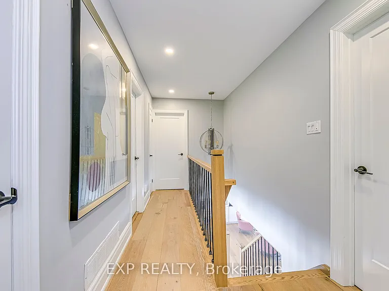 322 Mary St — Photo 25