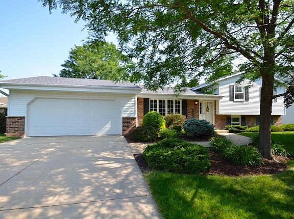 5th image of 8122 W Beacon Hill Dr