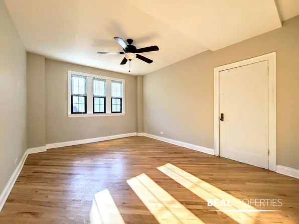 896 Green Bay Rd APT 17, Winnetka, IL 60093