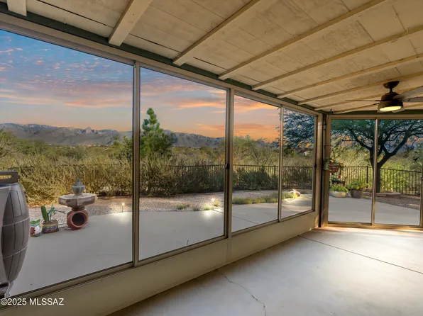 9731 E Kleindale Rd, Tucson, AZ 85749
